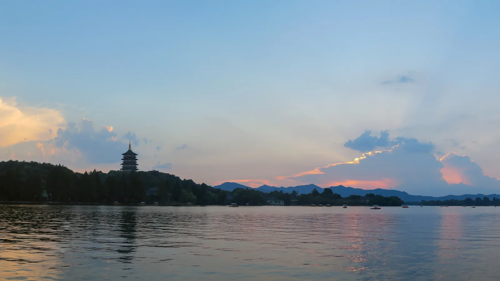 Hangzhou Travel Guide 2025-2026: West Lake, Tea Culture & Silk